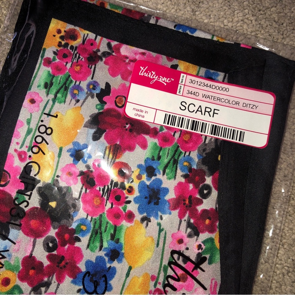 NEW Thirty-One Floral Watercolor Ditzy Scarf RETIRED‎